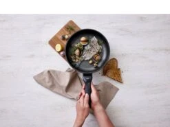 HOLM Servierbrett 13 HOLM Servierbrett -Heim Schmücken 25181 env 3 2021 high