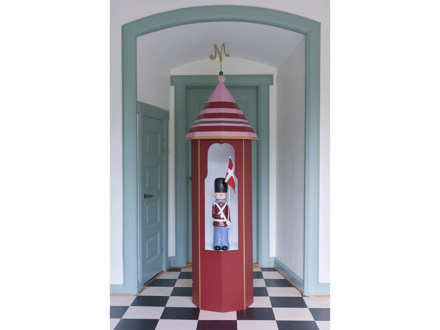 Garder Med Flag Figur 4 Garder Med Flag Figur – Bild 2