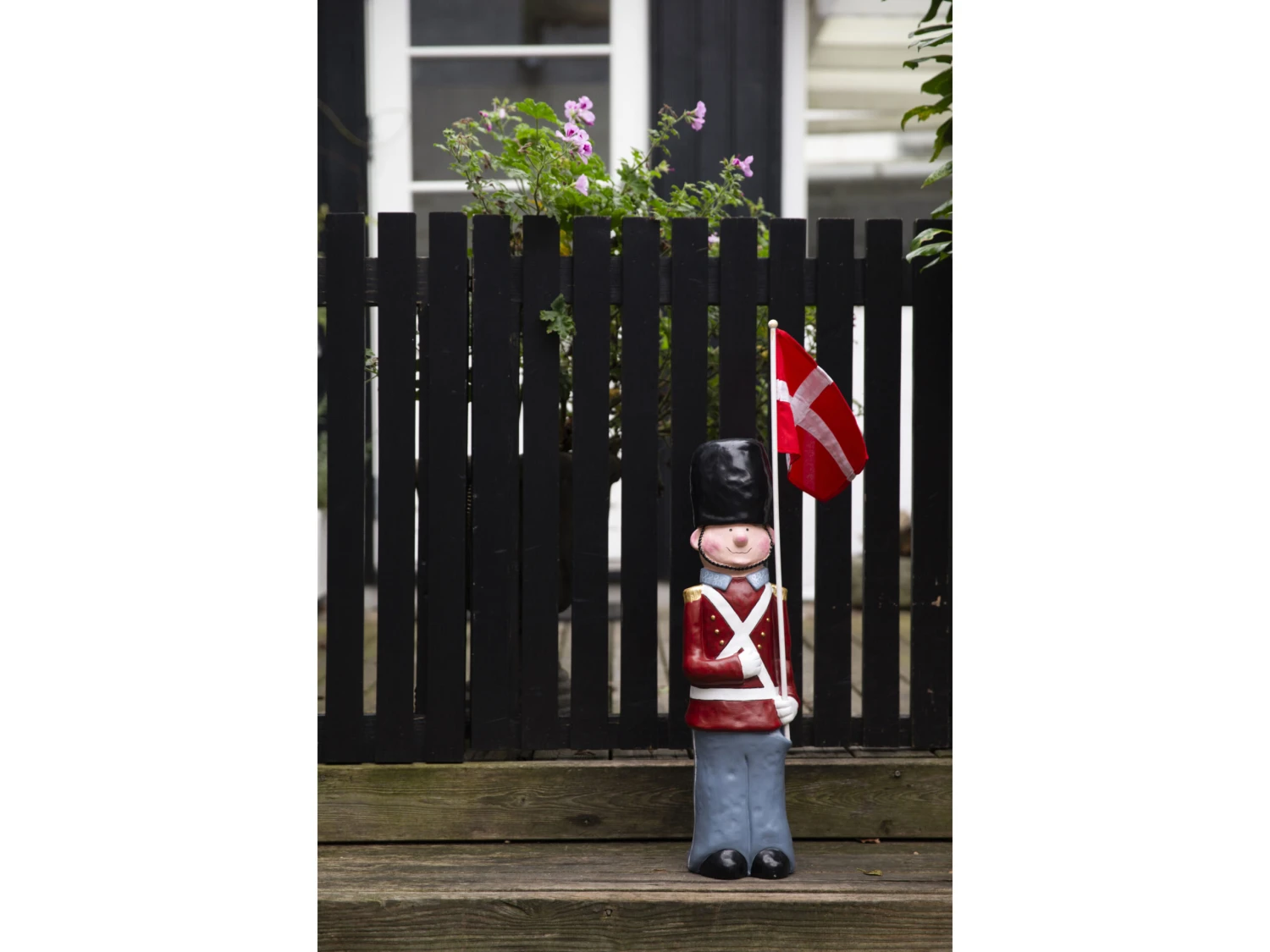 Garder Med Flag Figur 5 Garder Med Flag Figur – Bild 3